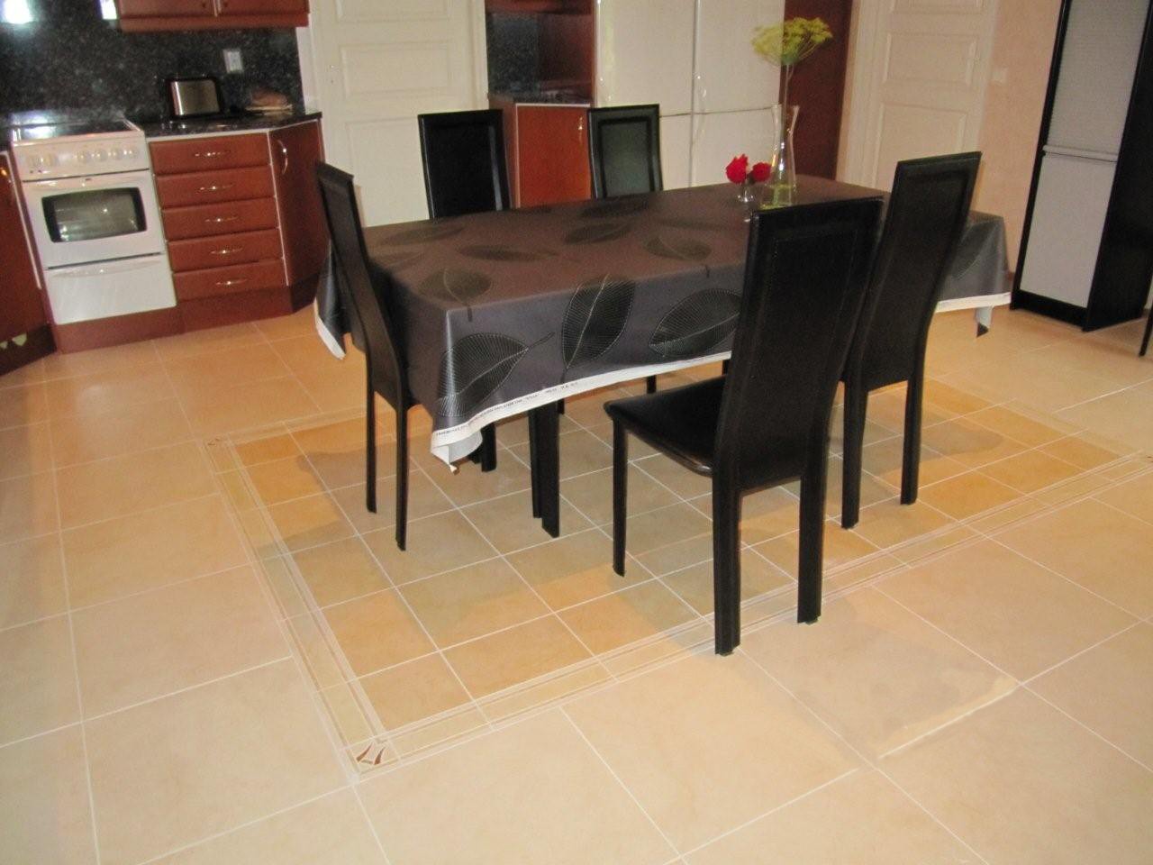 Yksityiskodin keitti�remontti